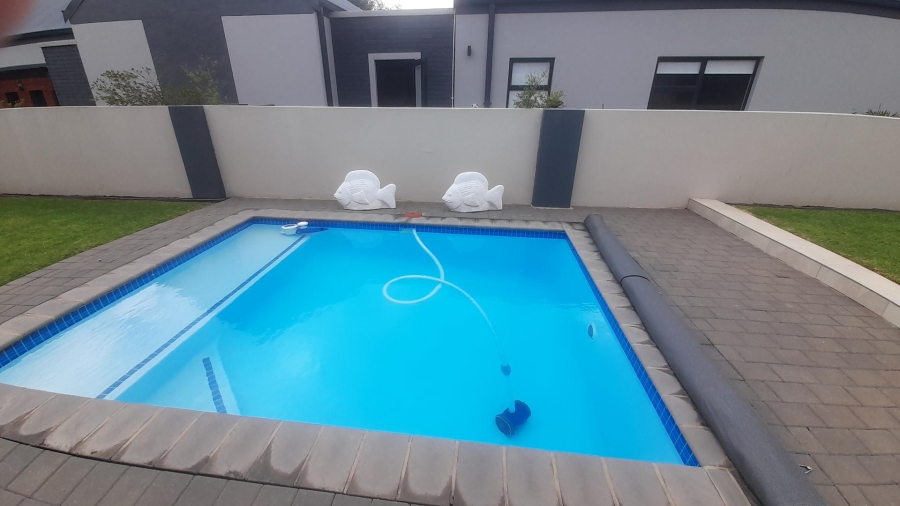 4 Bedroom Property for Sale in Meerhof North West